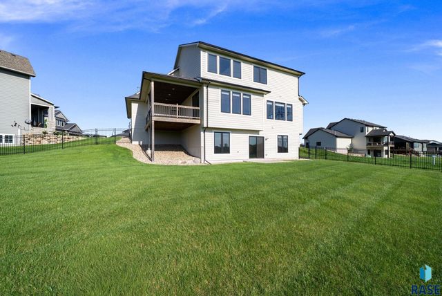 505 S Sassafras Cir Circle, Sioux Falls, SD 57110