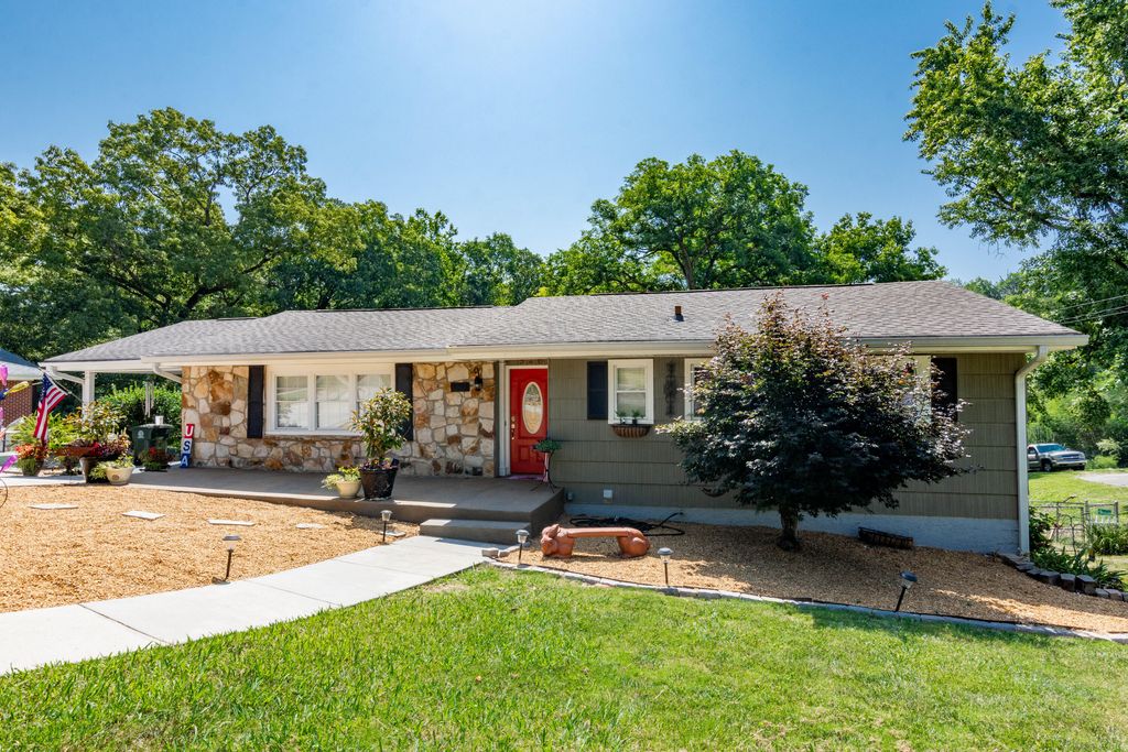 526 Semi Circle, Chattanooga, TN 37415
