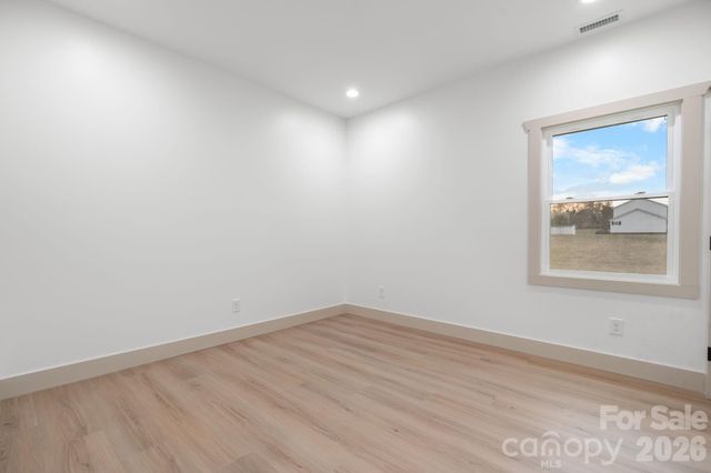 1284 Jay Burke Road, Taylorsville, NC 28681