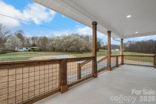 1284 Jay Burke Road, Taylorsville, NC 28681