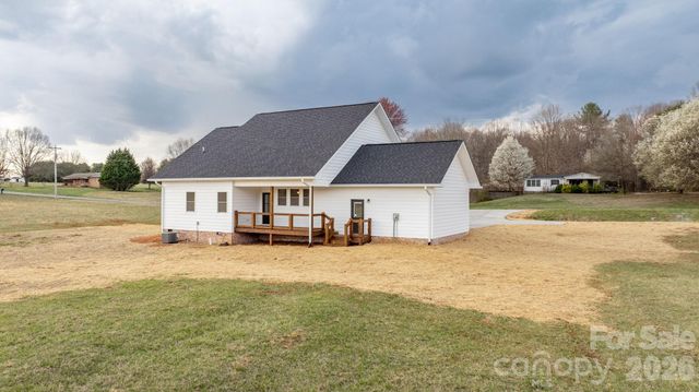 1284 Jay Burke Road, Taylorsville, NC 28681