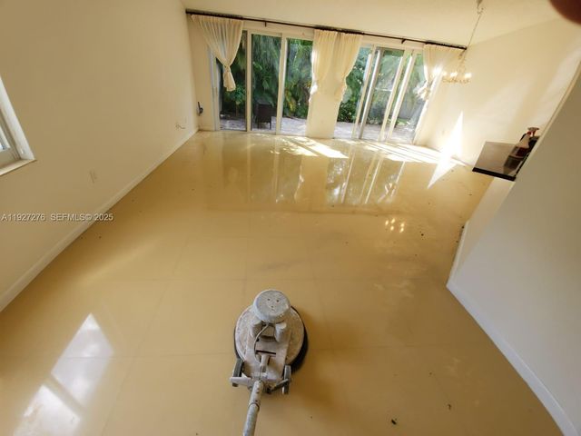 10136 NW 43rd Ter 10136, Doral, FL 33178