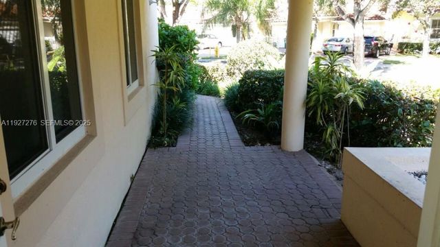 10136 NW 43rd Ter 10136, Doral, FL 33178