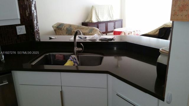 10136 NW 43rd Ter 10136, Doral, FL 33178