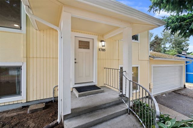 5705 38th Court SE, Lacey, WA 98503