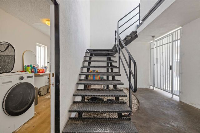 3906 Pacific Avenue, Marina Del Rey, CA 90292