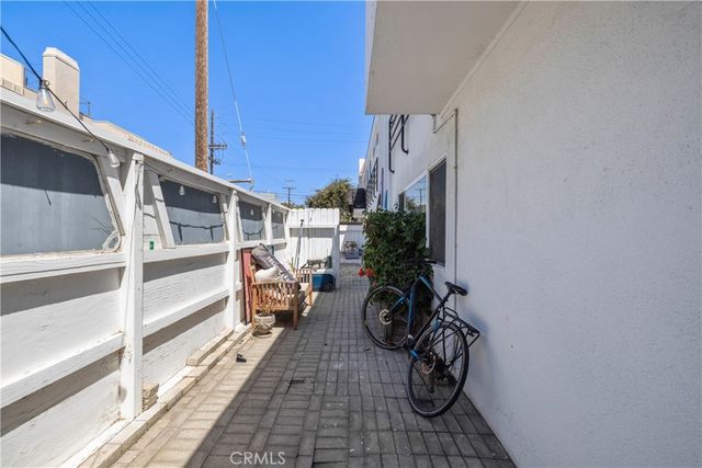 3906 Pacific Avenue, Marina Del Rey, CA 90292