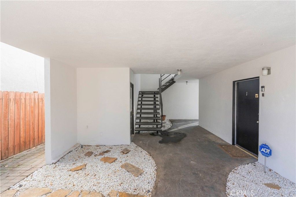 Image 12 of property listing at 3906 Pacific Avenue, Marina Del Rey, CA 90292