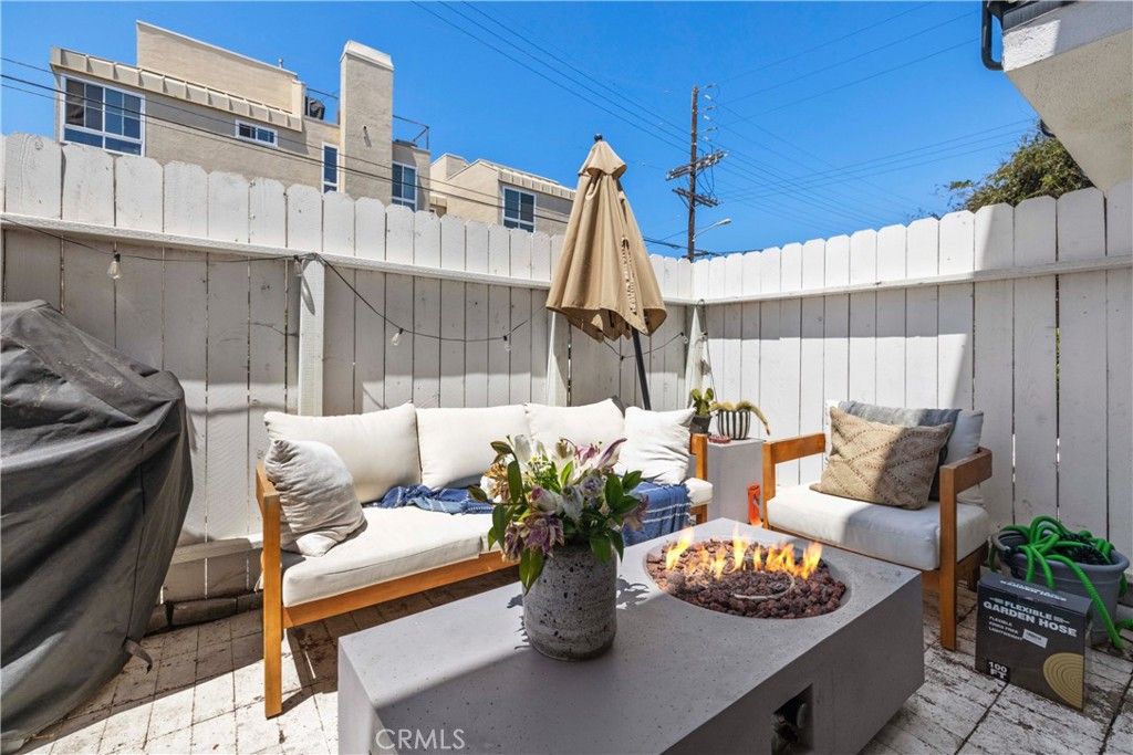 Image 25 of property listing at 3906 Pacific Avenue, Marina Del Rey, CA 90292