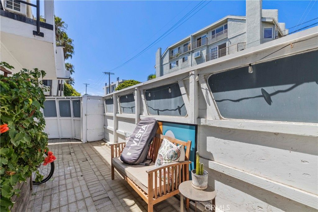 Image 26 of property listing at 3906 Pacific Avenue, Marina Del Rey, CA 90292