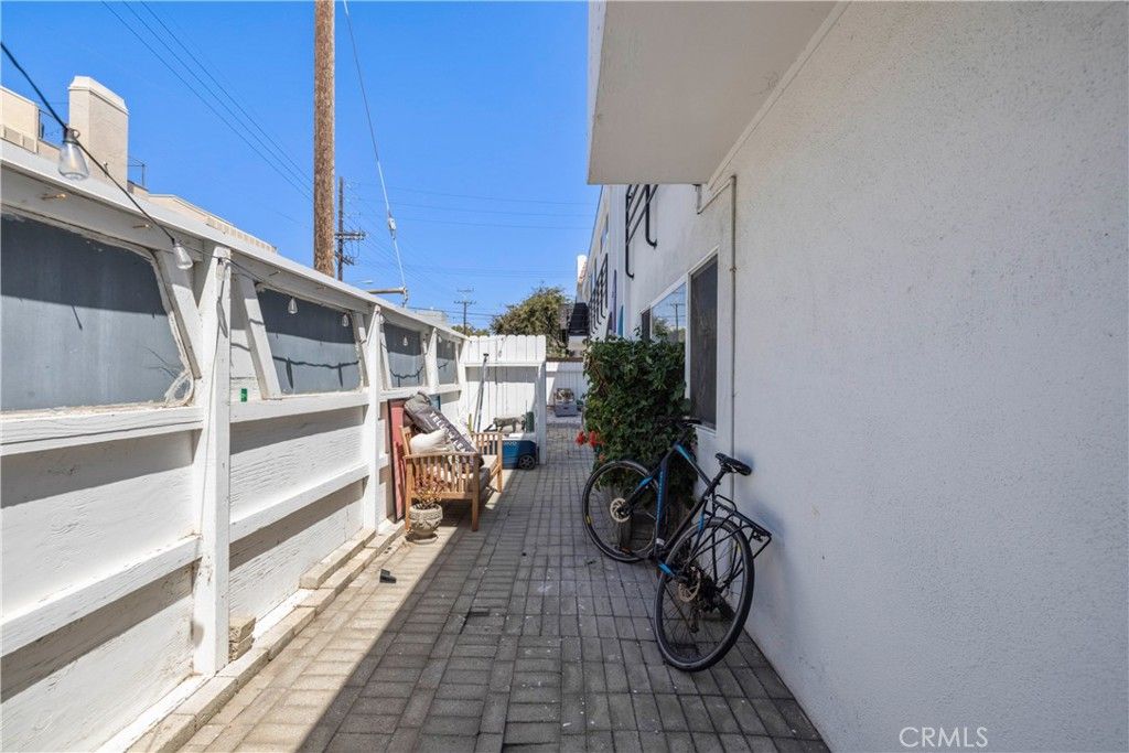 Image 27 of property listing at 3906 Pacific Avenue, Marina Del Rey, CA 90292