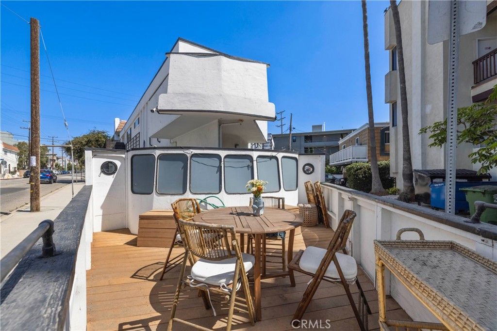 Image 28 of property listing at 3906 Pacific Avenue, Marina Del Rey, CA 90292