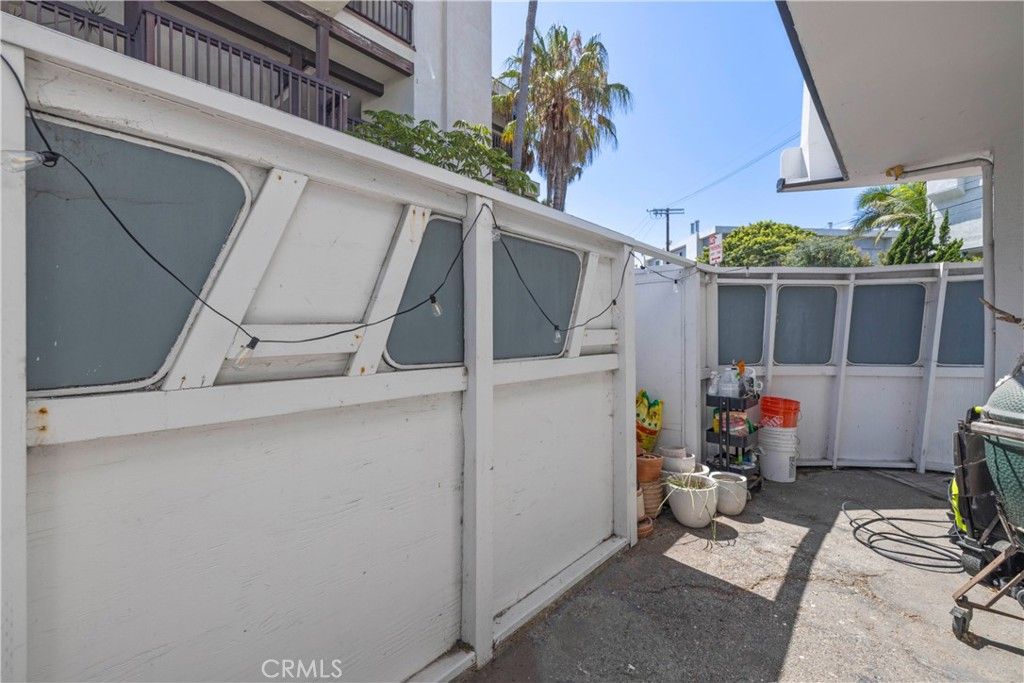 Image 29 of property listing at 3906 Pacific Avenue, Marina Del Rey, CA 90292