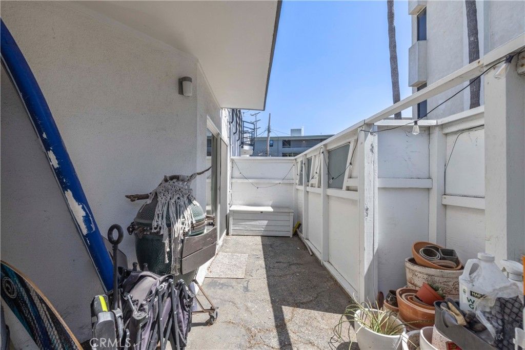 Image 30 of property listing at 3906 Pacific Avenue, Marina Del Rey, CA 90292