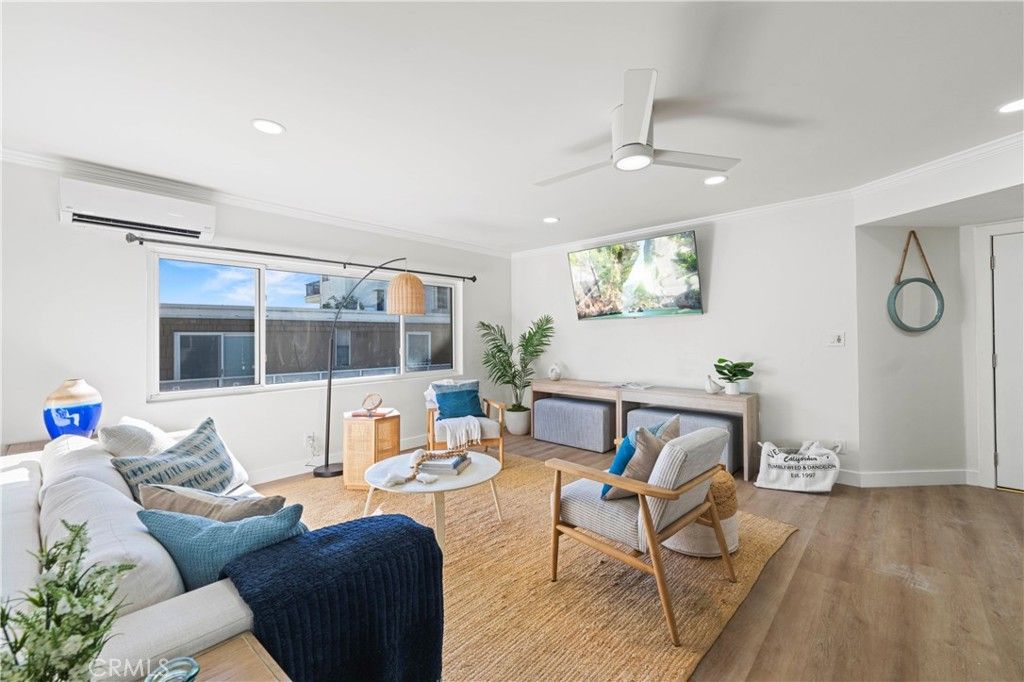Image 35 of property listing at 3906 Pacific Avenue, Marina Del Rey, CA 90292