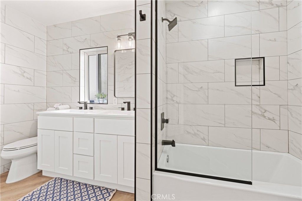 Image 43 of property listing at 3906 Pacific Avenue, Marina Del Rey, CA 90292