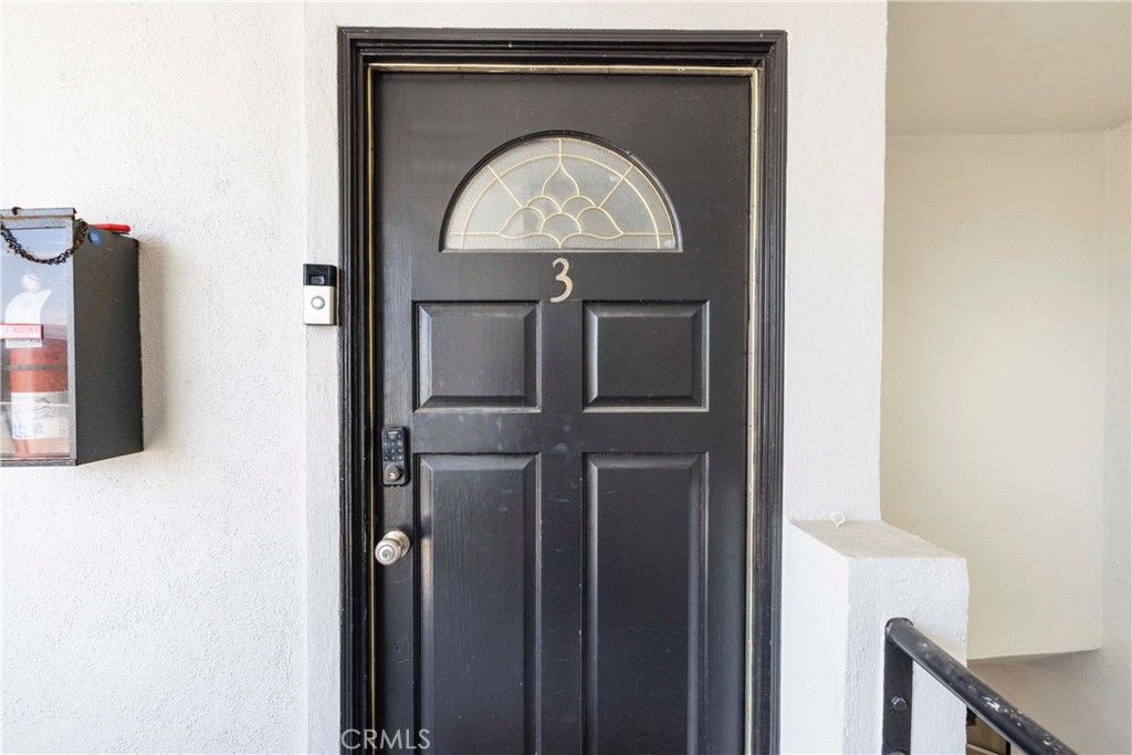 Image 45 of property listing at 3906 Pacific Avenue, Marina Del Rey, CA 90292