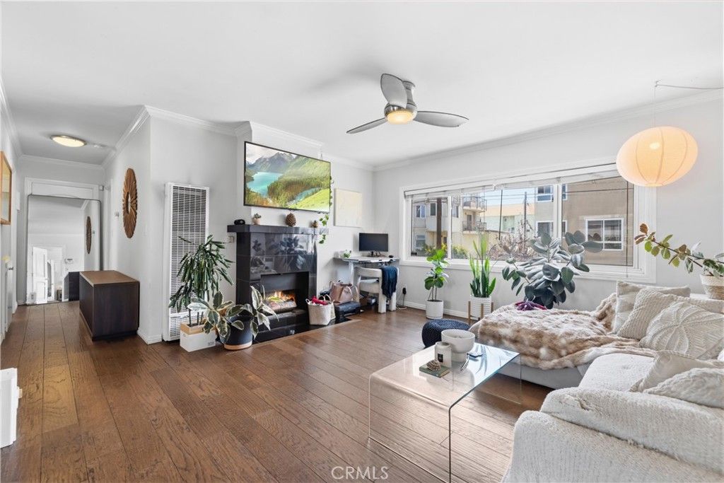 Image 46 of property listing at 3906 Pacific Avenue, Marina Del Rey, CA 90292