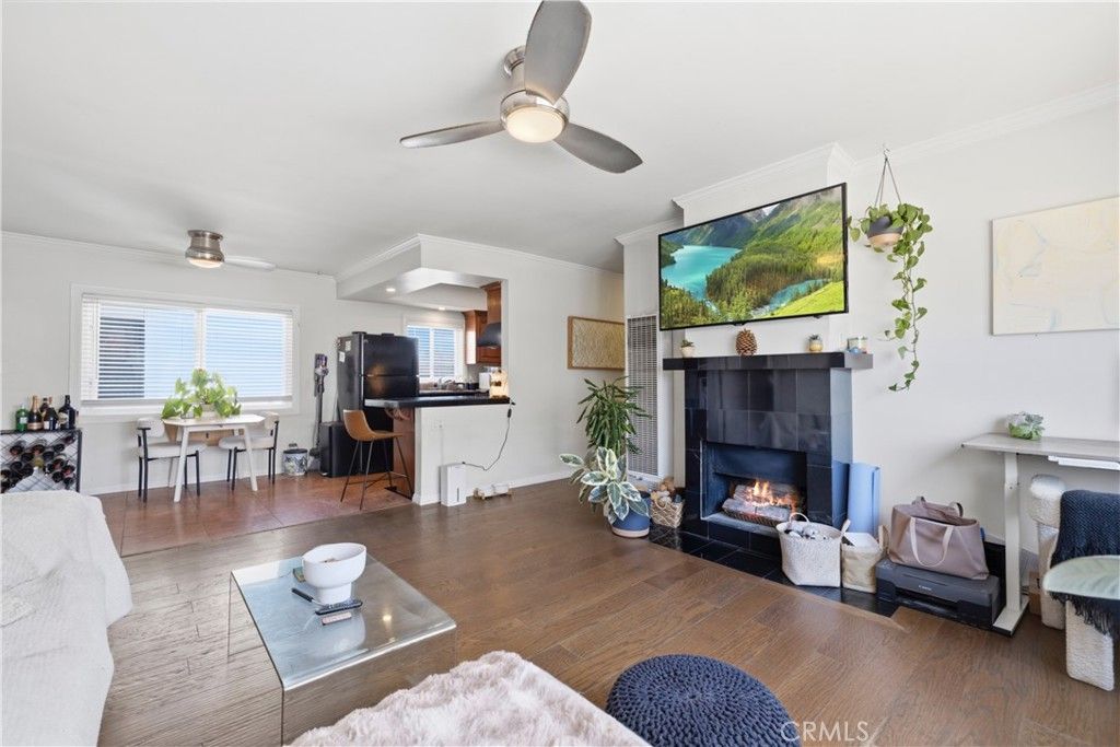 Image 49 of property listing at 3906 Pacific Avenue, Marina Del Rey, CA 90292