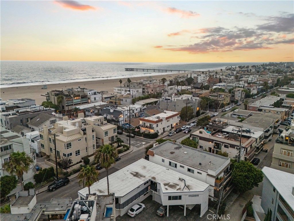 Image 6 of property listing at 3906 Pacific Avenue, Marina Del Rey, CA 90292