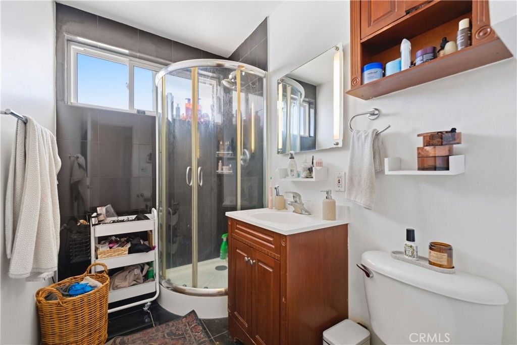 Image 60 of property listing at 3906 Pacific Avenue, Marina Del Rey, CA 90292