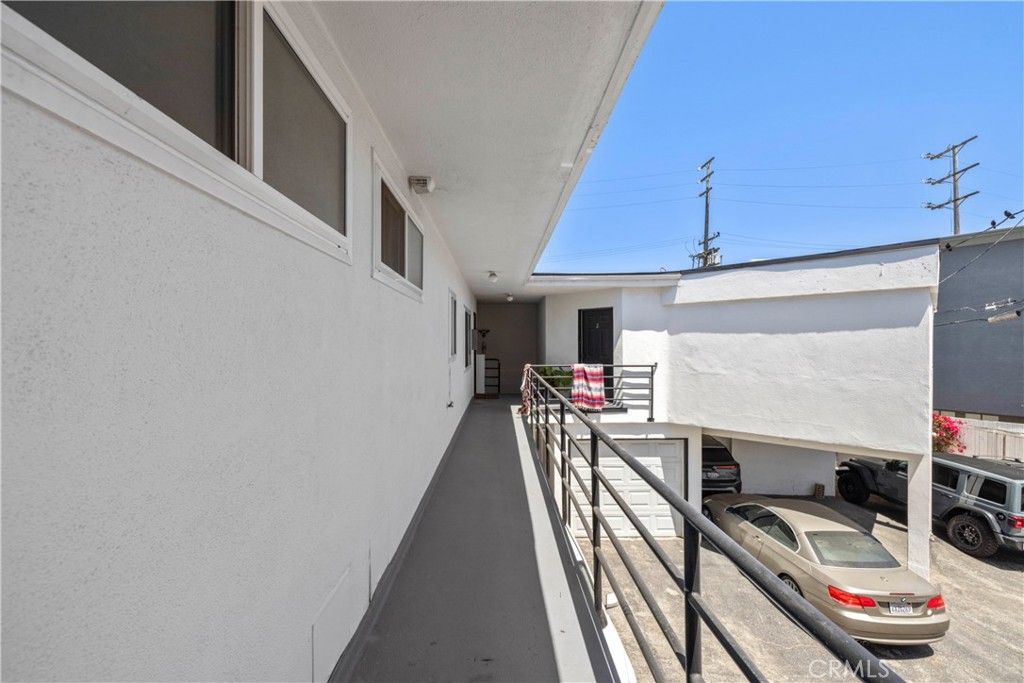 Image 61 of property listing at 3906 Pacific Avenue, Marina Del Rey, CA 90292