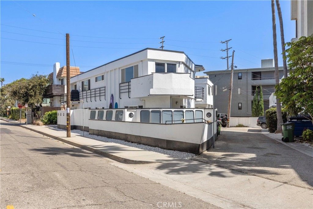 Image 68 of property listing at 3906 Pacific Avenue, Marina Del Rey, CA 90292