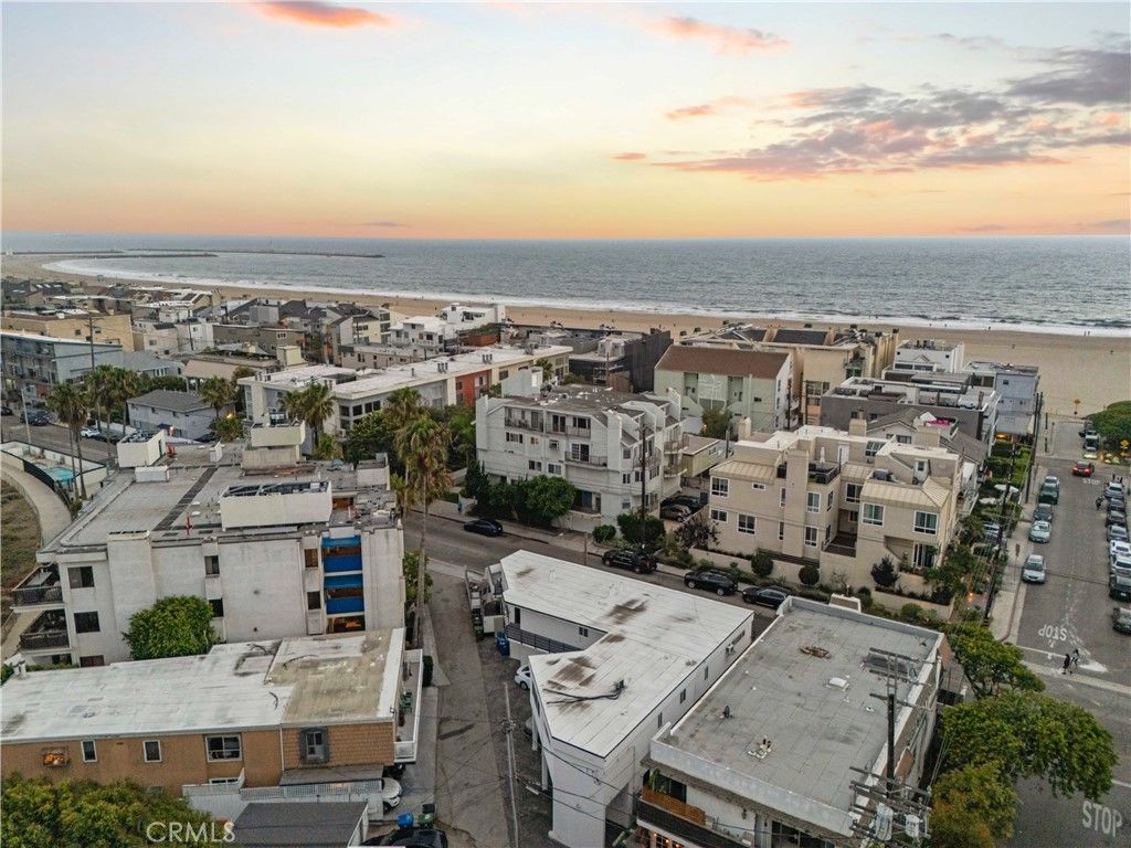 Image 7 of property listing at 3906 Pacific Avenue, Marina Del Rey, CA 90292