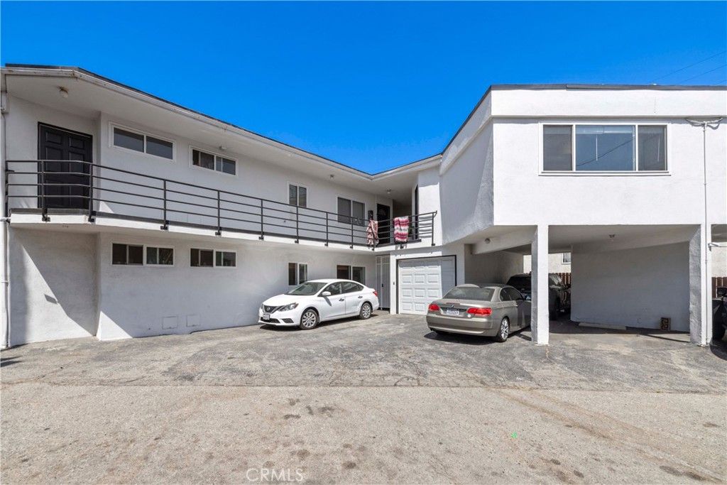 Image 70 of property listing at 3906 Pacific Avenue, Marina Del Rey, CA 90292