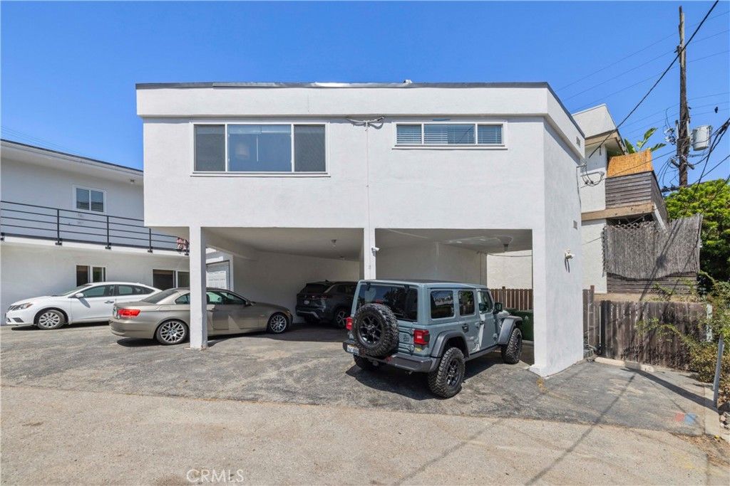Image 71 of property listing at 3906 Pacific Avenue, Marina Del Rey, CA 90292