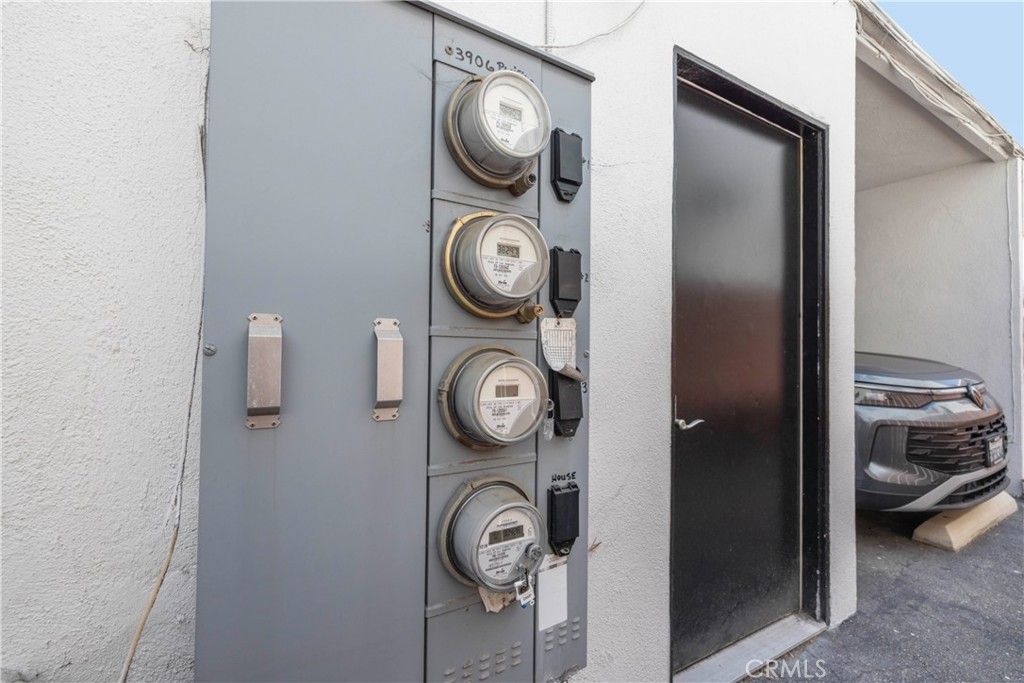 Image 74 of property listing at 3906 Pacific Avenue, Marina Del Rey, CA 90292
