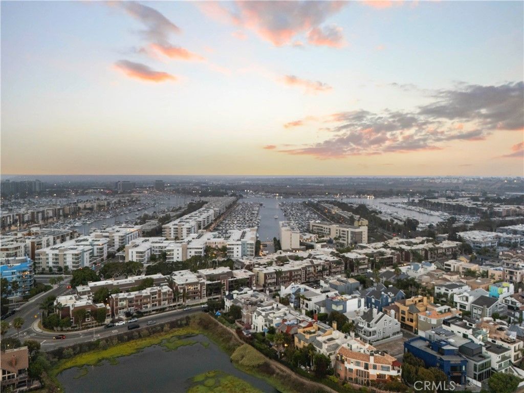 Image 9 of property listing at 3906 Pacific Avenue, Marina Del Rey, CA 90292