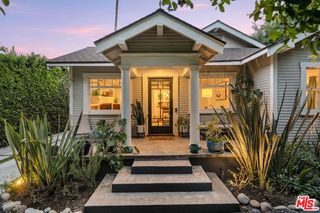 7030 De Longpre Avenue, Los Angeles, CA 90028