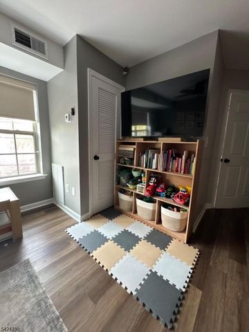 594 Jefferson Ave 203, Elizabeth City, NJ 07201