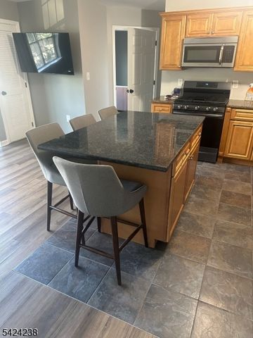 594 Jefferson Ave 203, Elizabeth City, NJ 07201