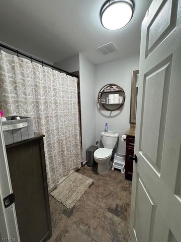 594 Jefferson Ave 203, Elizabeth City, NJ 07201