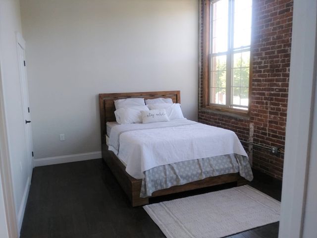 45 Summer 402, Leominster, MA 01453