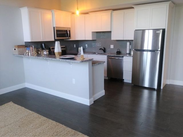 45 Summer 402, Leominster, MA 01453
