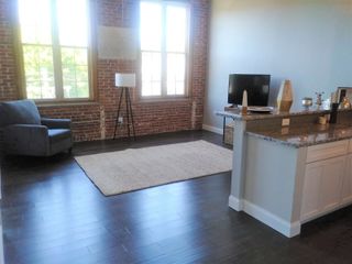 45 Summer 402, Leominster, MA 01453