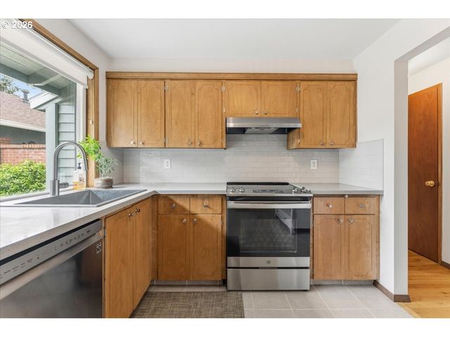 5350 Sw BARCLAY Ct, Beaverton, OR 97005