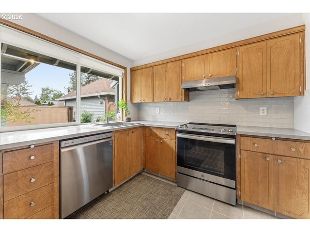 5350 Sw BARCLAY Ct, Beaverton, OR 97005