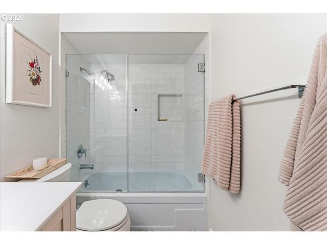 5350 Sw BARCLAY Ct, Beaverton, OR 97005