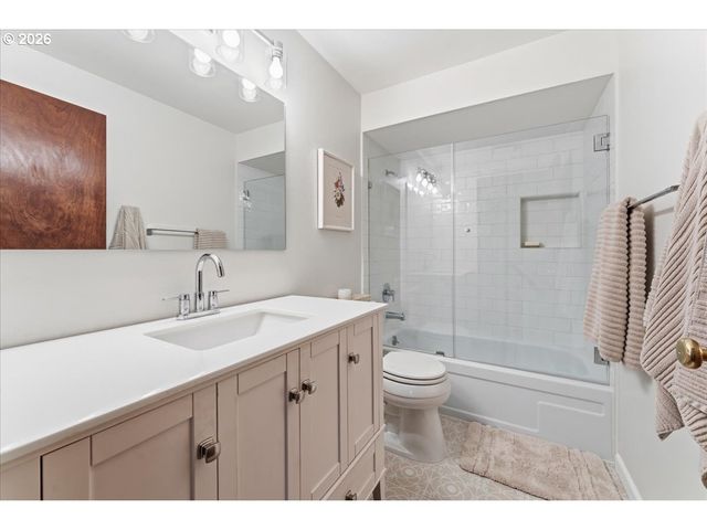 5350 Sw BARCLAY Ct, Beaverton, OR 97005