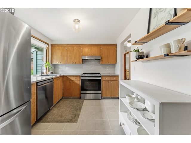 5350 Sw BARCLAY Ct, Beaverton, OR 97005