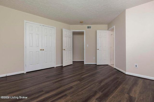 11609 Walnut View Way, Louisville, KY 40299