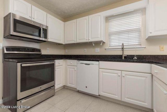 11609 Walnut View Way, Louisville, KY 40299