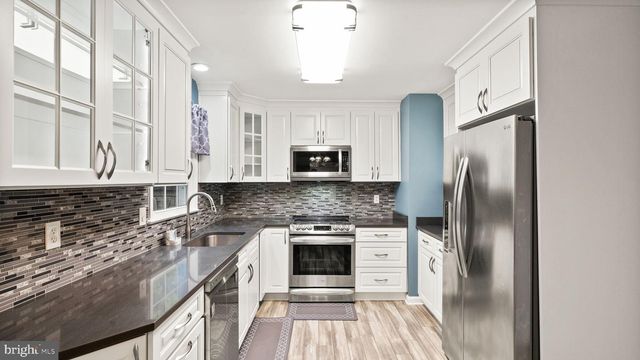 4453 HOLLY AVE, Fairfax, VA 22030