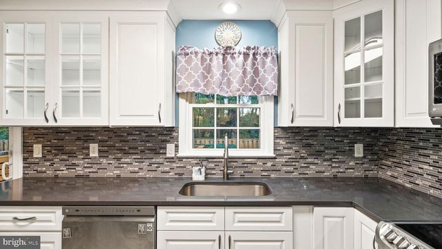 4453 HOLLY AVE, Fairfax, VA 22030