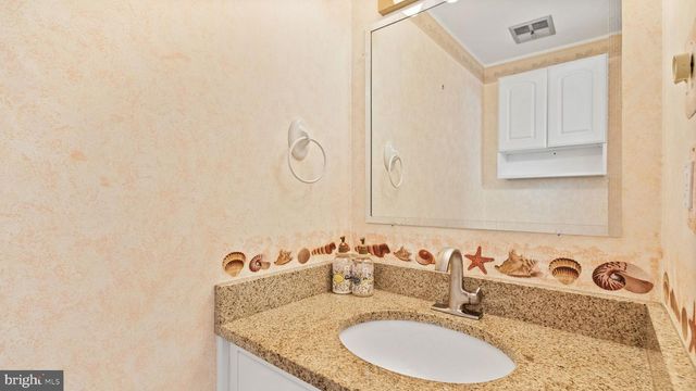 4453 HOLLY AVE, Fairfax, VA 22030