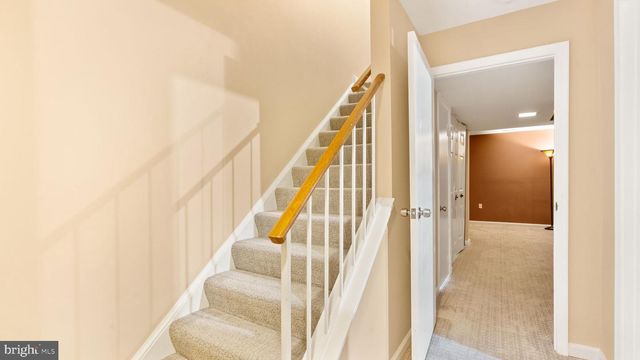 4453 HOLLY AVE, Fairfax, VA 22030